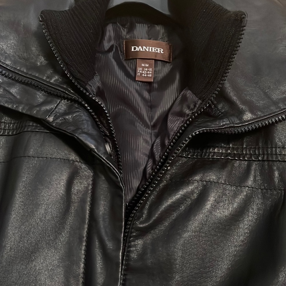 Danier black leather jacket - Picture 6 of 15